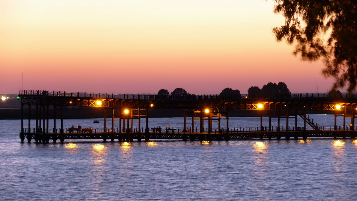 Muelle de Riotinto, em Huelva, cais de minério sobre o rio Odiel